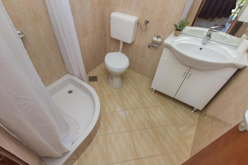 Belakusic 2 Apartmán Grebastica